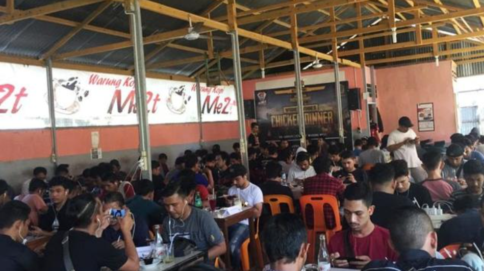 Potret Ini Membuktikan Bahwa Manusia Sebelum &amp; Sesudah Ada HP Tidak Jauh Beda