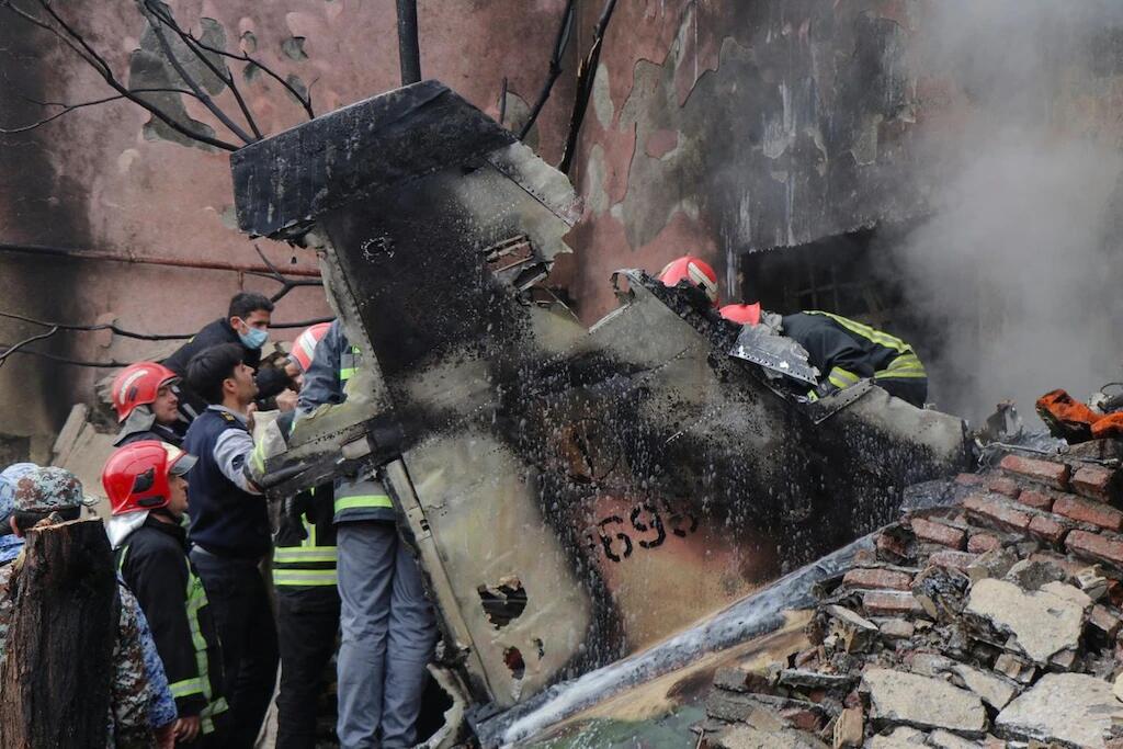 F-5 Iran Menabrak Sebuah Sekolah, Dua Pilot dan Satu Warga Sipil Meninggal Dunia
