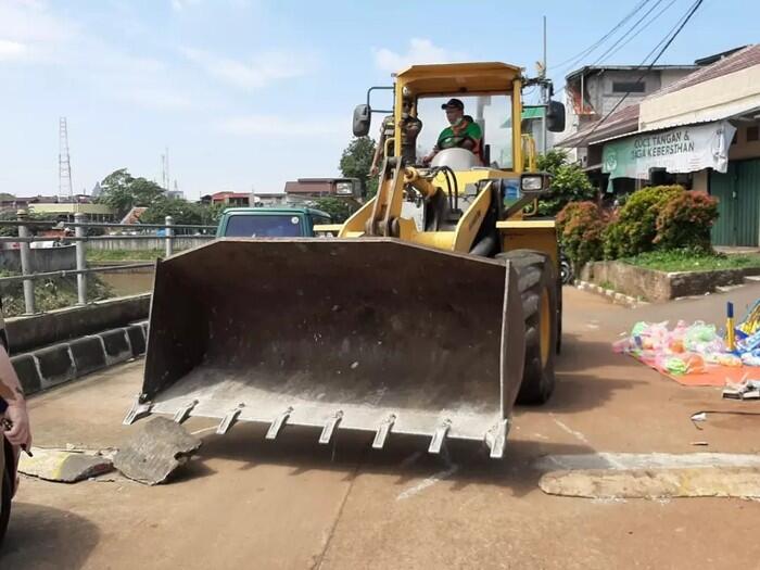 Dibuat Tanpa Izin Anies, Polisi Tidur di Jl Inspeksi Bukit Duri Dibongkar 