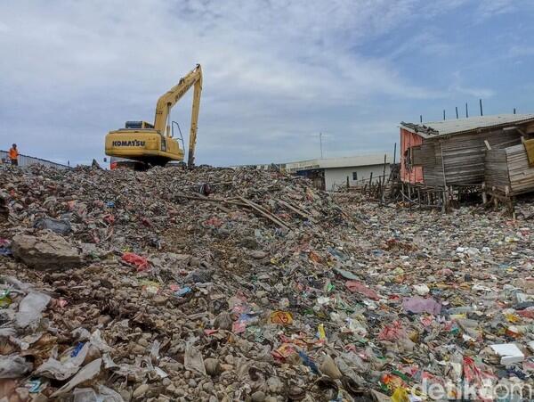 Sampah di Dekat Giant Sea Wall DKI Sejak 2018, Kini Menghampar 400 Meter