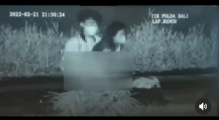 Beredar Video Rekaman CCTV 2 Remaja Mesum di Lap Renon Bali, Atasi Mesum dengan Ini