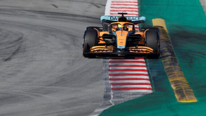 Lando Norris Bw McLaren kePuncak Catatan Waktu Hr ke1 Tes Pramusim F 1 di Barcelona