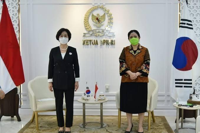 Puan Maharani tak Ingin Ada WNI Terluka dalam Konflik di Ukraina