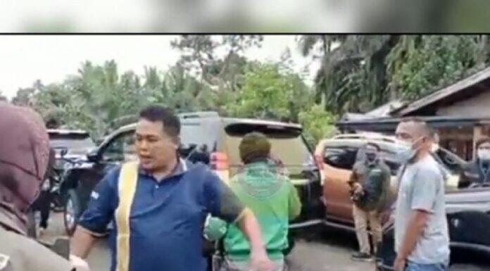 Kunjungi Lokasi Gempa Sumbar, Mensos Risma Diusir Warga, Netizen: Kamu Jgn Pencitraan