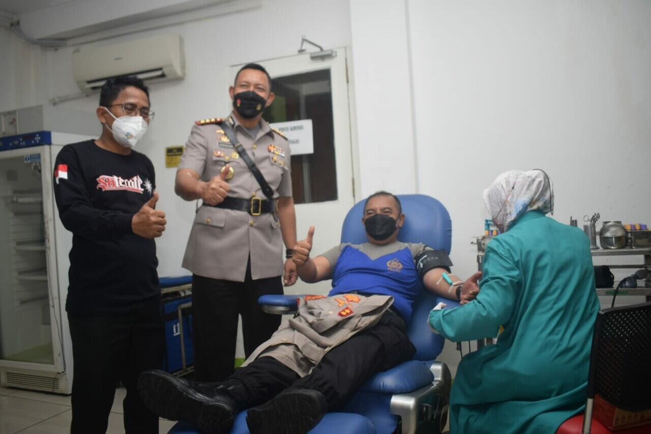 Hut Kota Tangerang, Kapolres Lakukan Donor Darah di PMI