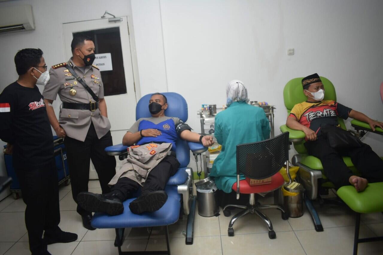 Hut Kota Tangerang, Kapolres Lakukan Donor Darah di PMI