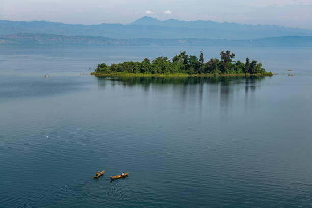 BOOM! Katanya Danau Indah Ini Bisa Meledak Lho, Gan!