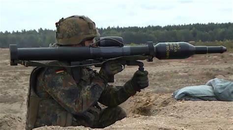 Profil Panzerfaust 3 - Senjata Anti Tank yang Dikirim Jerman dan Belanda Ke Ukraina