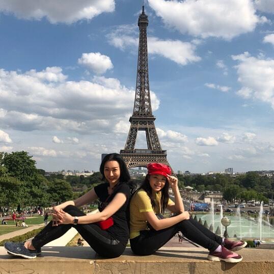 Cantik Bagai Selisih Dua Tahun Saja dengan Livy Renata, Sang Ibu Ungkap Pola Asuhnya