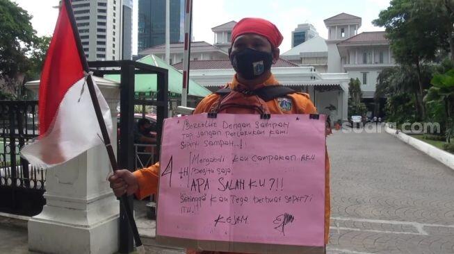 Aksi PPSU Jalan Kaki Belasan Kilo dari Cakung, Jejen Minta Keadilan ke Anies: Jangan