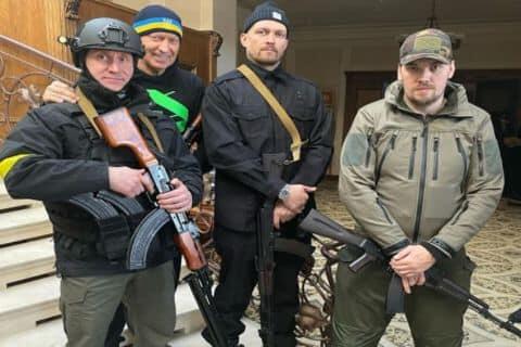 Para Bintang Tinju Ukraina Ikut Bela Negara