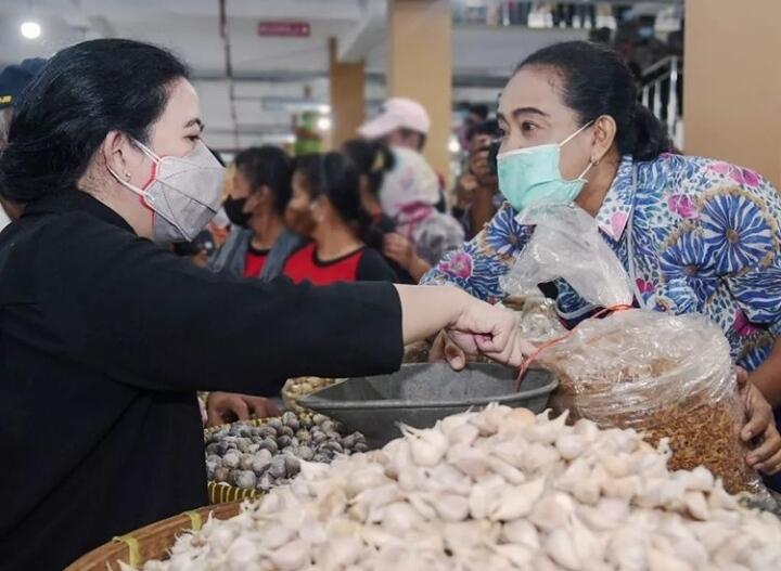 Puan: Produksi Normal, Kok Minyak Goreng Bisa Langka di Pasaran?