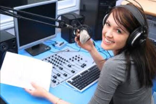 Kamu Punya 5 Kelebihan ini, Bakat Jadi Penyiar Radio Sukses!