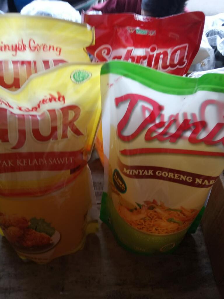 Setelah Harga Tak Menentu Kini bermunculan Merk Minyak Goreng Yang Bikin Tepuk Jidat!