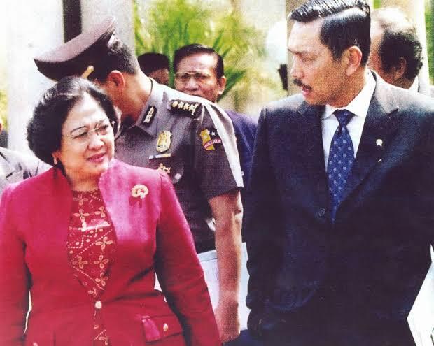 Pakar Endus Istana Terbelah Poros Luhut dan PDIP Soal Penundaan Pemilu