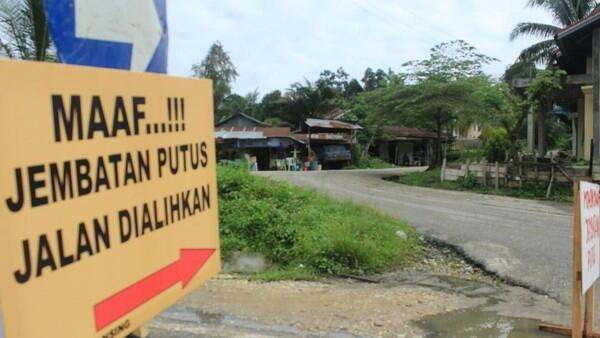 Jembatan Gantung di Bireuen Putus, 10 Orang Terluka Akibat Jatuh ke Sungai