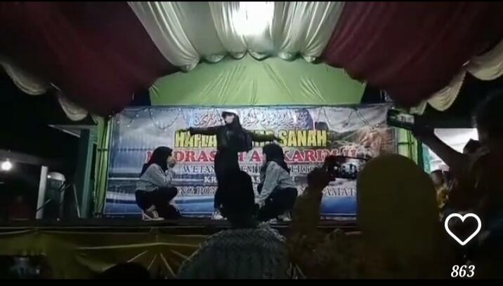 Beredar Video 3 Remaja Putri Joget Tik Tok di Acara Haflah Akhirusanah, Normalkah?