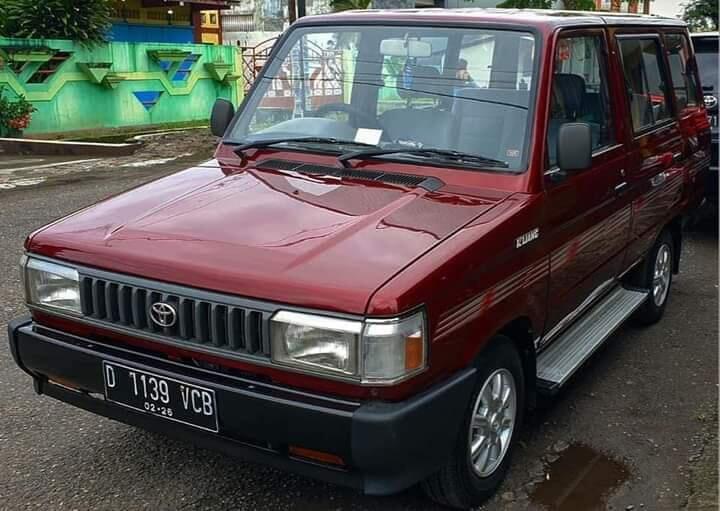 &#91;ULASAN&#93; Angkot Toyota Grand Extra yang Beroperasi di Bogor Ini Masih Terlihat Mulus