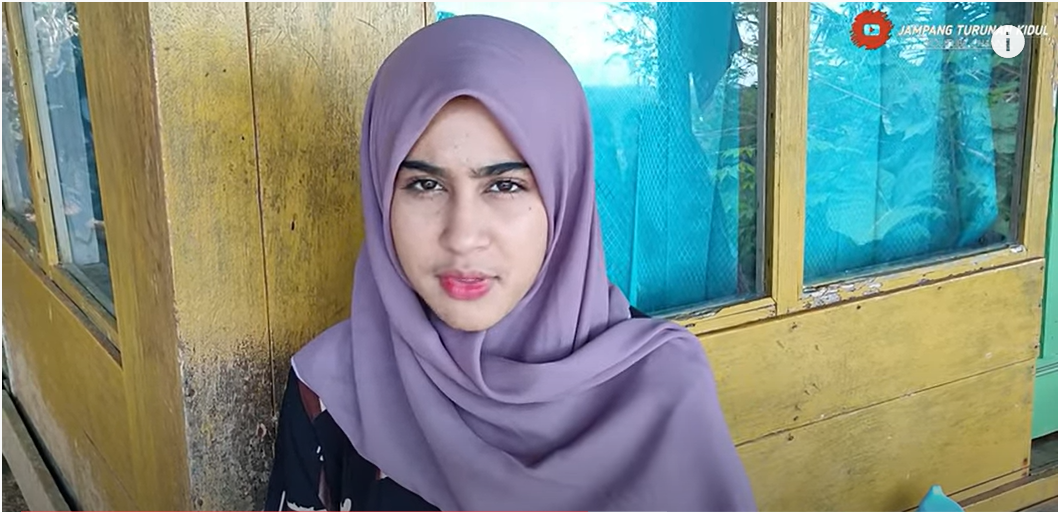 Pesona Ida, Gadis Cantik Berdarah Palestina yang Menjalani Hidup Pedesaan Urang Sunda