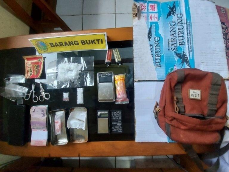 Pengedar Ditangkap Polres Pasbar saat Transaksi Sabu