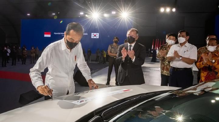 Jokowi Resmikan Pabrik Hyundai dan Mobil Listrik Pertama RI