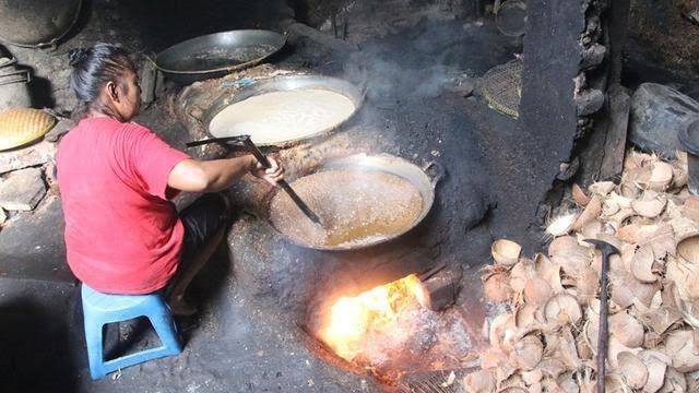 Minyak Goreng Mahal, Yuk Buat Minyak Kelapa Sendiri Dirumah!