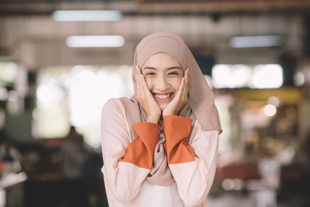 Tips Memilih Busana Muslim Yang Tetap Syar’i Sekaligus Modis.