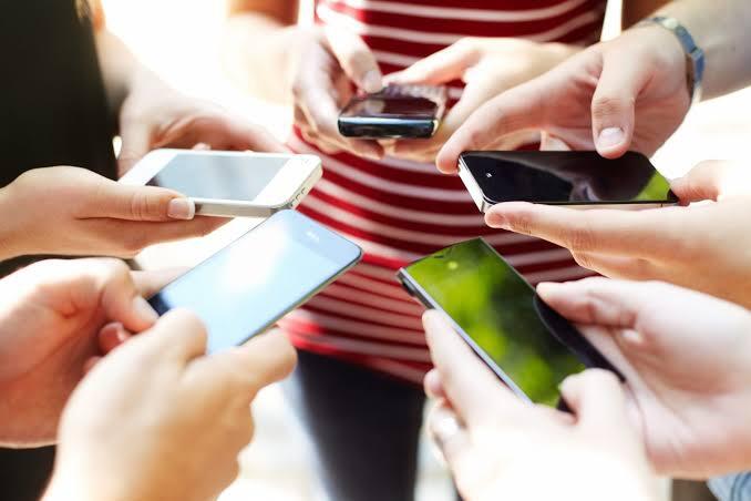 8 Aktivitas yang Paling Sering dilakukan di Smartphone, Dari Chating Sampai Gaming