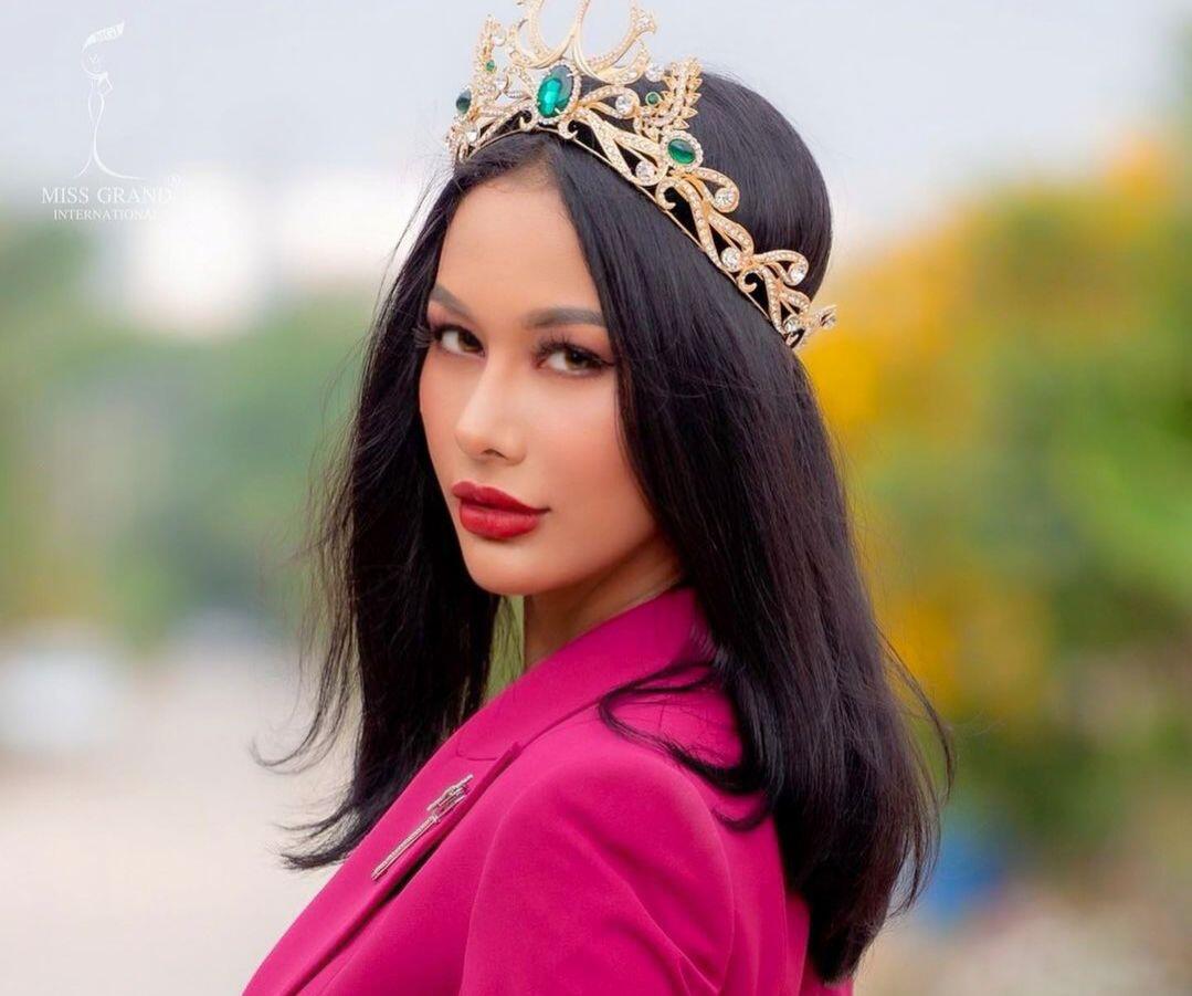 Melihat Potret Penobatan Andina Julie Menjadi Miss Grand Indonesia 2022.