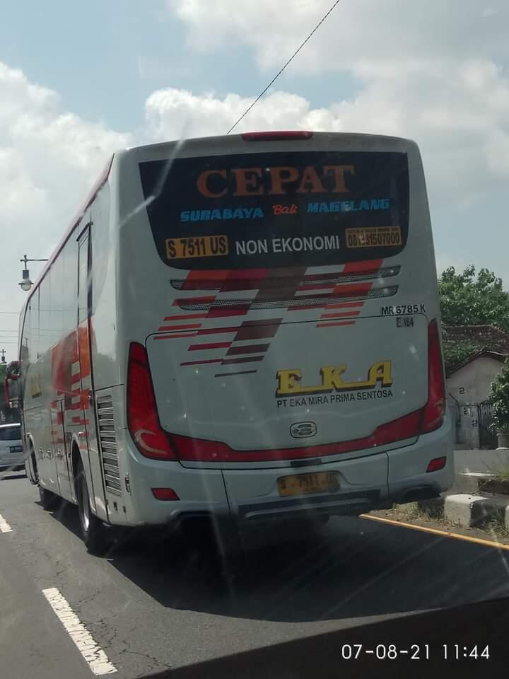 Stiker &quot;Bali&quot; yang Tertempel Pada Bus Eka Ini Bisa Bikin Salah Paham Para Penumpang