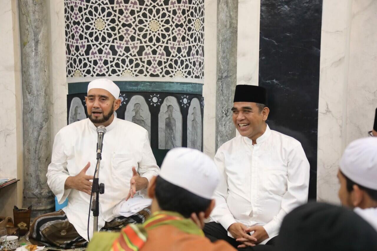 Habib Syech: Dalam Berjuang untuk Bangsa dan Negara Harus Selalu Bergembira
