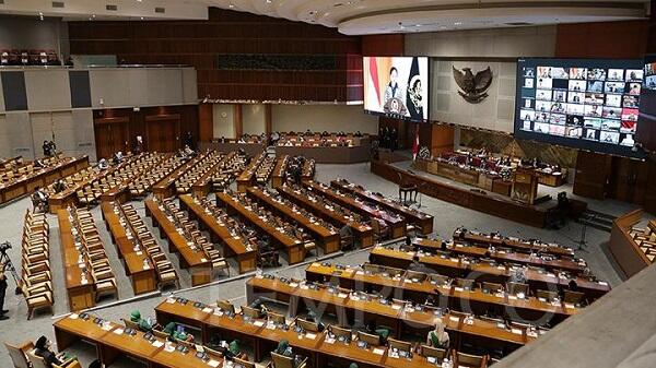 Impian Demokrasi dan Kenyataannya.