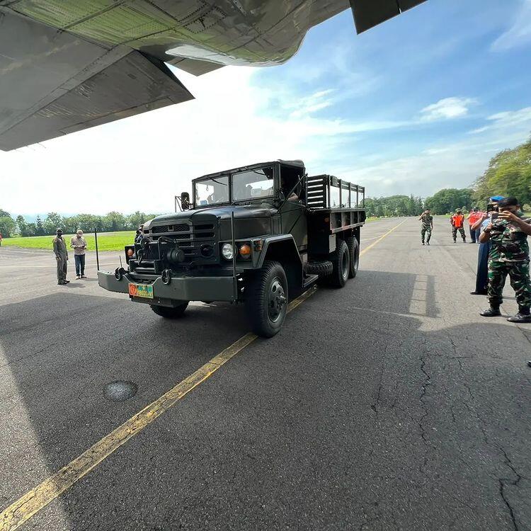 C-130 Hercules TNI AU Sukses Uji Coba Loading dan Unloading Persenjataan TNI AD