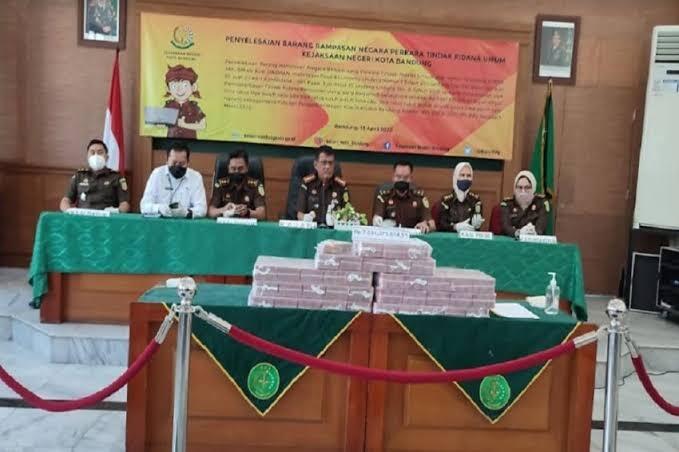 Heboh! Rp 7 Miliar Disita Dari Tangan Terapis Pijat Akibat TPPU
