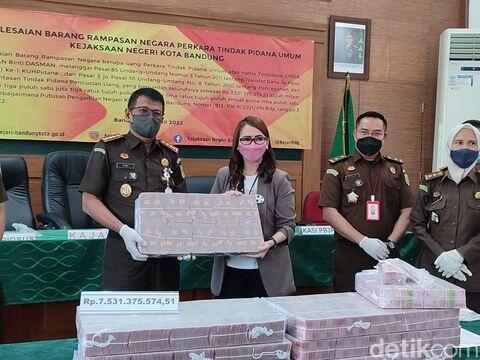 Heboh! Rp 7 Miliar Disita Dari Tangan Terapis Pijat Akibat TPPU
