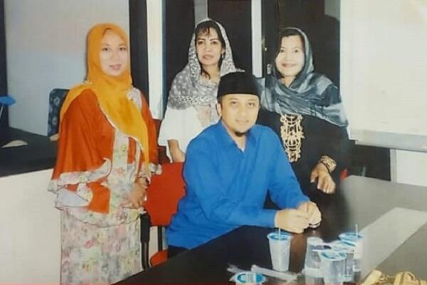 Wirda Mansur Adakan Giveaway Emas, Ustaz Yusuf Mansur Diminta Ikutan: