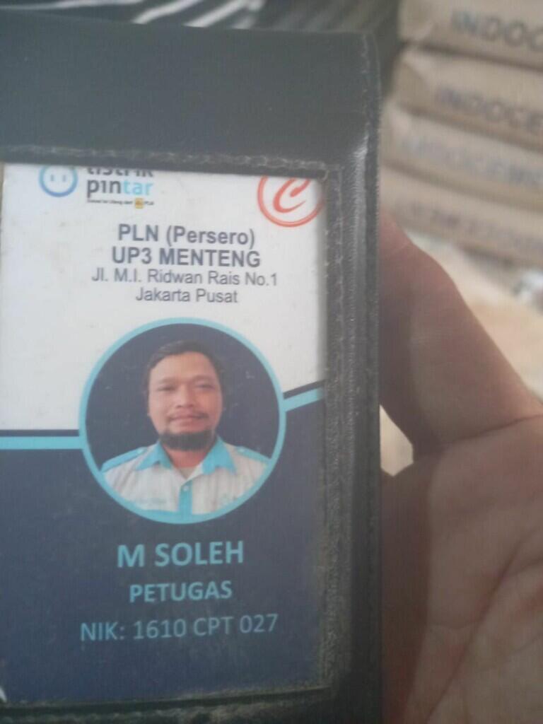 HELP !! OKNUM PLN PASANG BARU BAWA KABUR DUIT 11 JUTA SAYA , HARUS BAGAIMANA ?