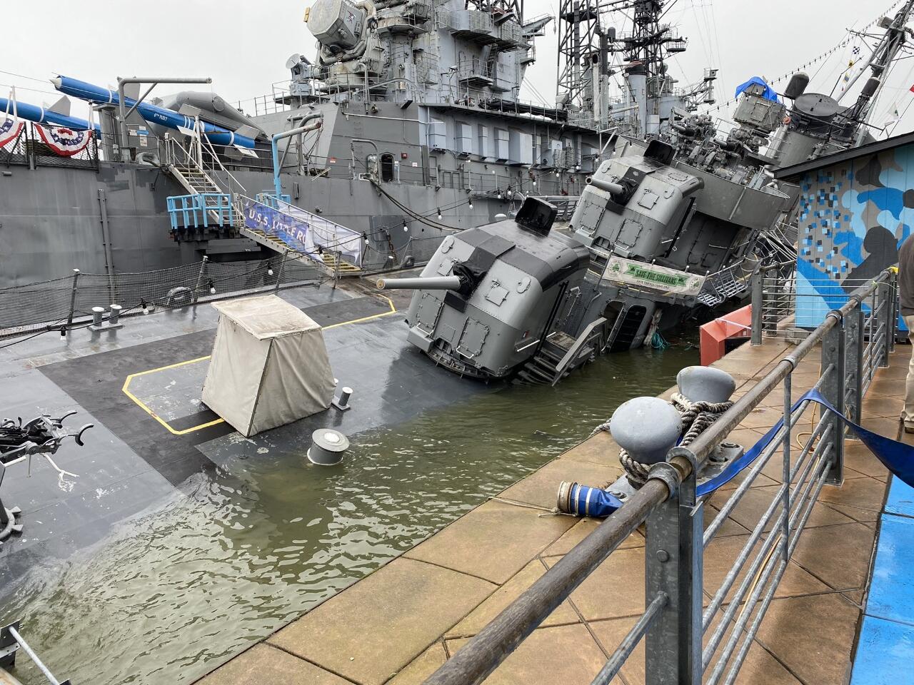 Bersamaan dengan Tenggelamnya RTS Moskva, Kapal USS The Sullivans Juga Ikut Tenggelam
