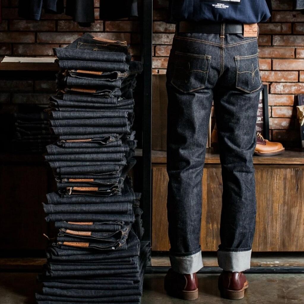 7 Rekomendasi Celana Jeans Pria Brand Lokal Terbaik, Kualitas Internasional!