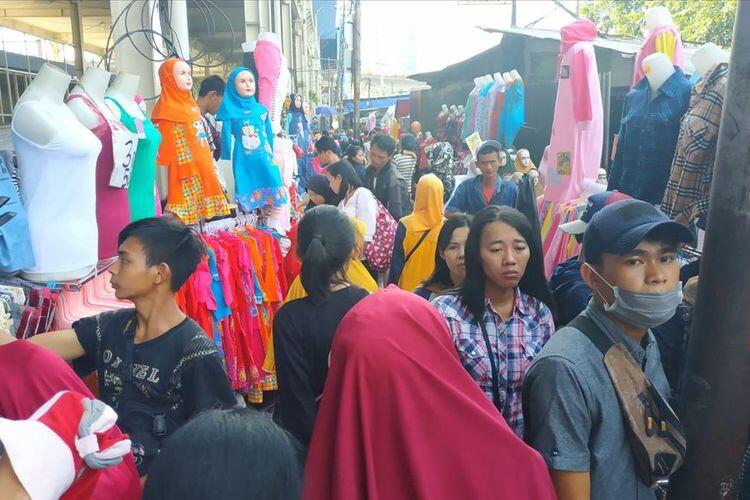Megawati Kembali Bingung, Minyak Goreng Susah tapi Ibu2 Bisa Antre Beli Baju Lebaran 