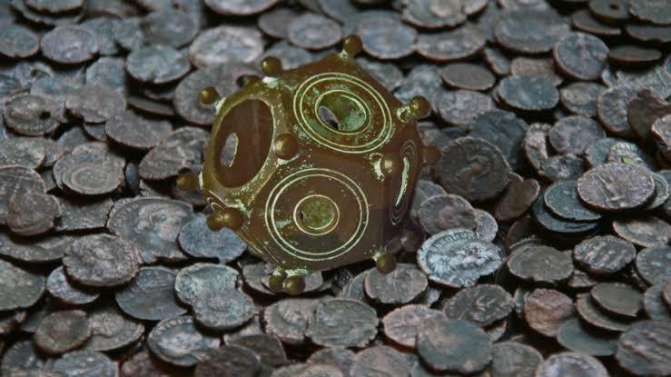 Mengungkap Misteri Roman Dodecahedron