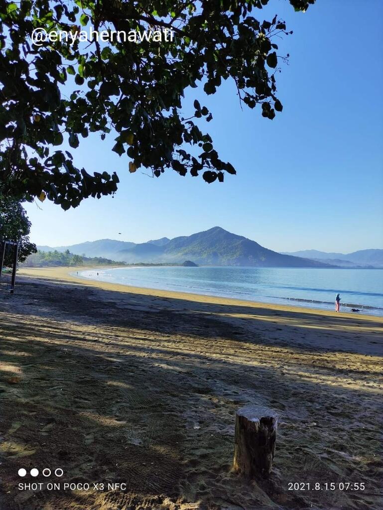 Pesona Pantai Balad di Taliwang, Kabupaten Sumbawa Barat, Nusa Tenggara Barat