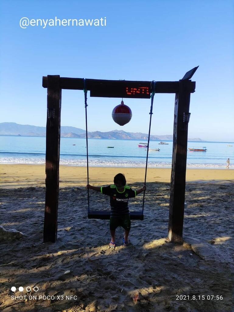 Pesona Pantai Balad di Taliwang, Kabupaten Sumbawa Barat, Nusa Tenggara Barat