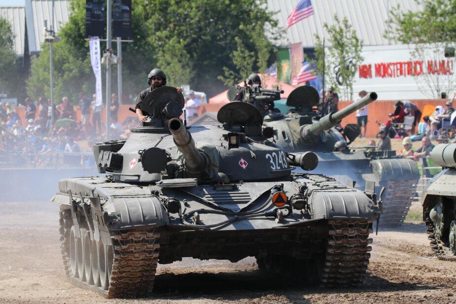 Minta MBT Challenger 2 Sebagai Gantinya, Polandia Bersedia Kirim MBT T-72 ke Ukraina
