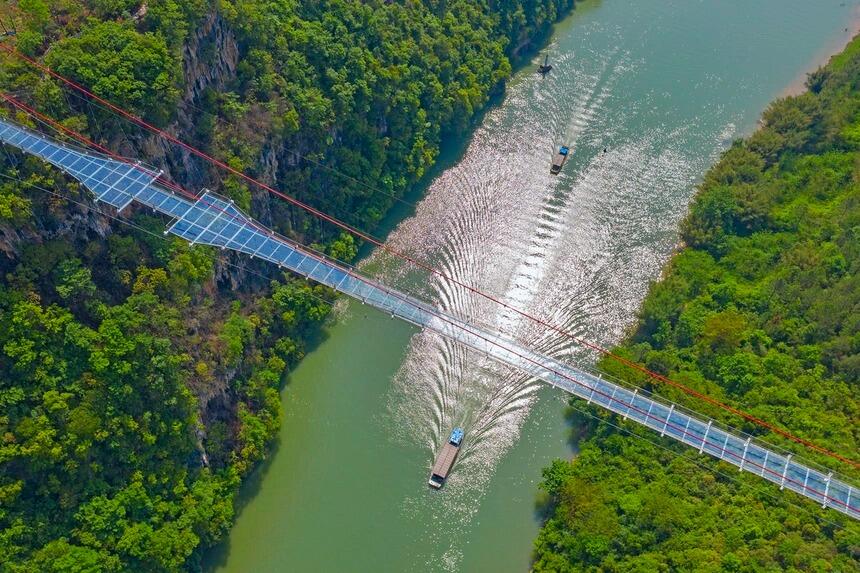 4 Jembatan Kaca Terpanjang Di Dunia Versi Penulis, Simak Yuk Dimana Saja