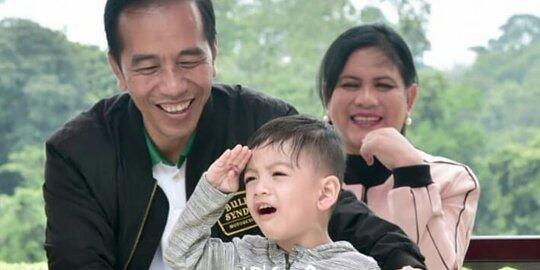 Sikap Santun Jan Ethes saat Ikut Salat Idul Fitri Tuai Sorotan Publik