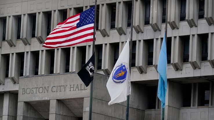 Pemimpin "KUIL SETAN" Gugat Pemkot Boston Karena Larang Pengibaran Bendera Satanic