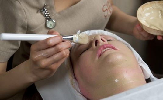 5 Perawatan Kecantikan Paling Aneh dan EXTREME. Berani coba?
