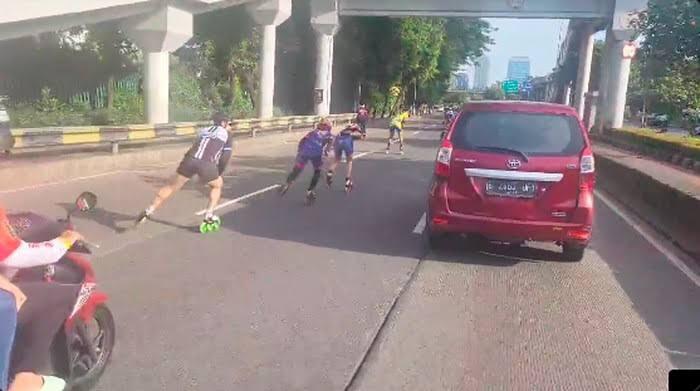 Beredar Video Pesepatu Roda di Jalan Gatsu Ganggu Lalu Lintas, Apakah Diperbolehkan?