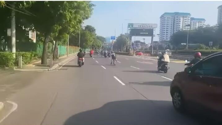 Beredar Video Pesepatu Roda di Jalan Gatsu Ganggu Lalu Lintas, Apakah Diperbolehkan?